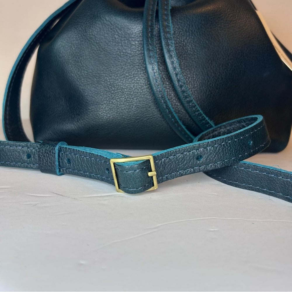 NWT Portland Leather Goods Large Bucket Bag Boreal Leather Crossbody + Tassel - Picture 12 of 16
